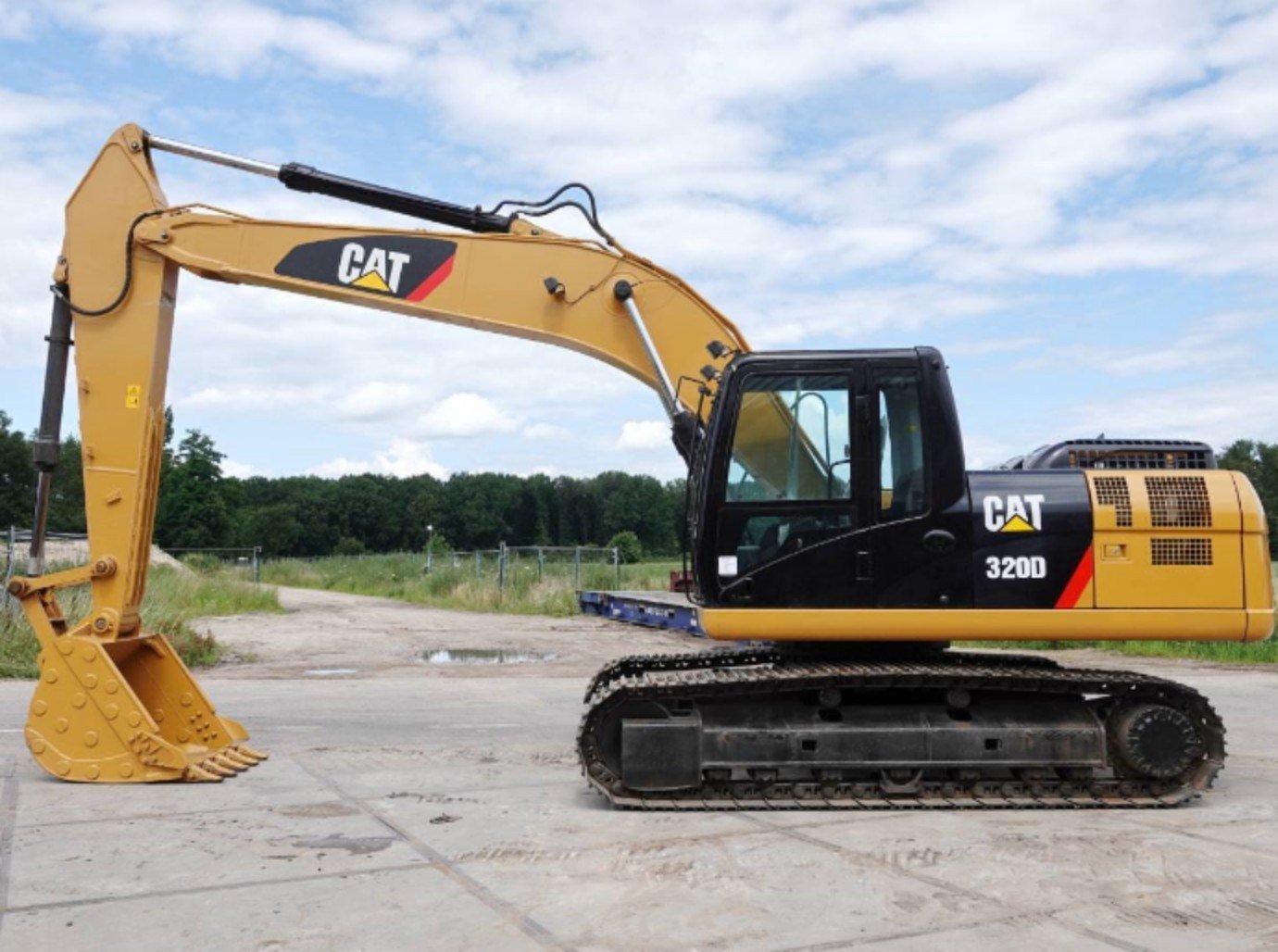 CAT Excavator 320D - Image 1